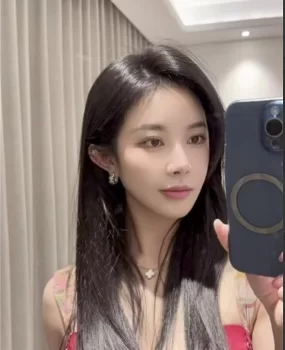 骚女友阿雯