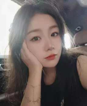 南京雨花台小姐姐