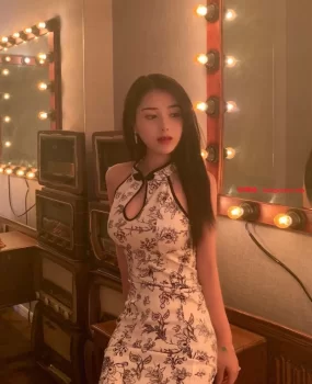 99年幼师，年轻貌美，身材火辣，丰满 ，会喷水。