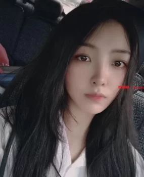 玩得很开的女大学生骚浪贱