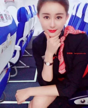 东航空姐已为人妻