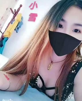 李村居民楼隐藏的几个不错小妞